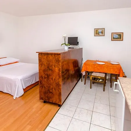 Tomislav Διαμέρισμα *