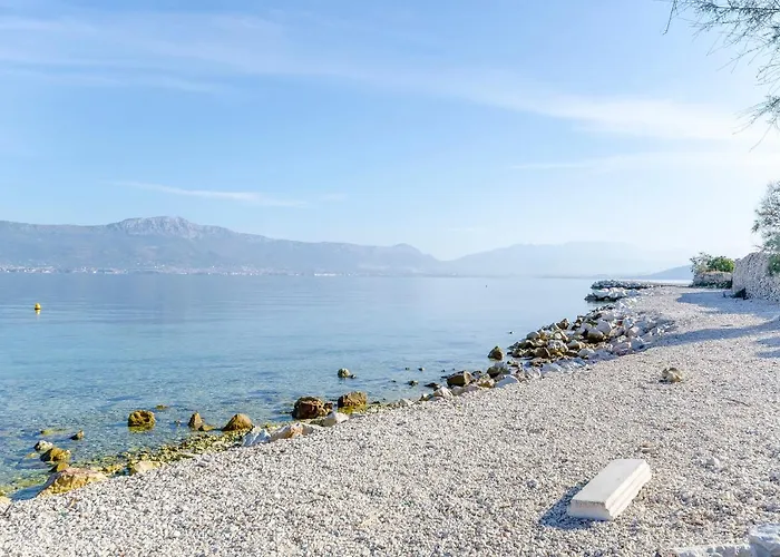 Tomislav Διαμέρισμα Τρογκίρ