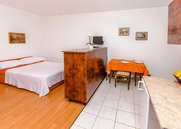 Tomislav Διαμέρισμα *