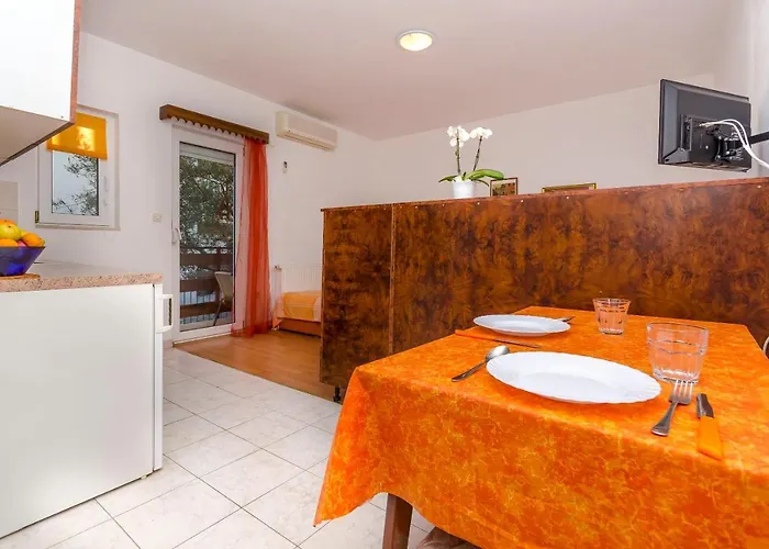 Tomislav Διαμέρισμα Τρογκίρ