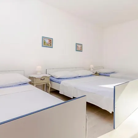 Tomislav Apartment *